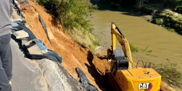 Obra de enrocamento é iniciada na Rua Augusto Marcos Soares