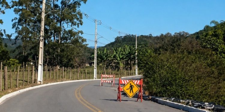 Obra de enrocamento interromperá trânsito na Rua Augusto Marcos Soares a partir desta quarta-feira (15/07)