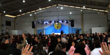 Kairós ‘Clamando por Curas’ com Padre Mário Sartori reunirá centenas de fiéis