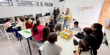Secretaria Municipal de Educação de São João Batista lança projeto piloto de robótica na Escola Sinézio
