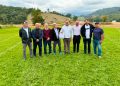 Ordem de serviço para construção de complexo esportivo no bairro Fernandes é assinada
