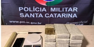 Polícia Militar de Canelinha apreende mais de 11 kg de maconha durante atendimento de ocorrência de violência doméstica