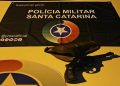 Policia Militar de Canelinha apreende arma de fogo durante abordagem