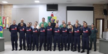 Quartel do Corpo de Bombeiros de Canelinha recebe reforço de 10 bombeiros militares
