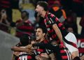 Flamengo sofre no Maracanã, mas busca empate contra o Del Valle com um a menos e carimba vaga na semifinal da Libertadores