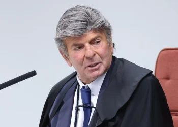 Fux derruba decisão de Dino que liberou postagens de Nossa Senhora