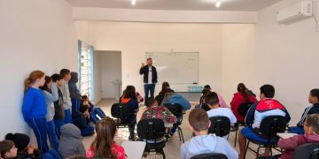 Estudantes da rede municipal visitam Estação de Tratamento de Água do Sisam
