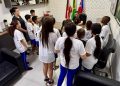 Atividade reúne cerca de 440 estudantes e complementa, na prática, conteúdos trabalhados em sala de aula sobre a organização dos Três Poderes