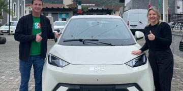 Nova Trento amplia frota municipal com novo veículo 100% elétrico para a Educação