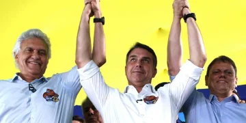 Flávio fecha com Caiado e avança para ter apoio do centrão no segundo turno