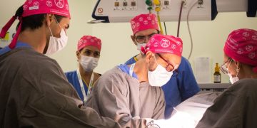 Outubro Rosa: CEPON realiza mutirão de cirurgias de reconstrução mamária e capacitação profissional em técnicas cirúrgicas