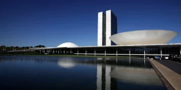 Congresso promulga PEC que acaba com a escala 6×1 nesta sexta-feira