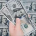 Dólar dispara e chega a R$ 5,60 após reeleição de Lula